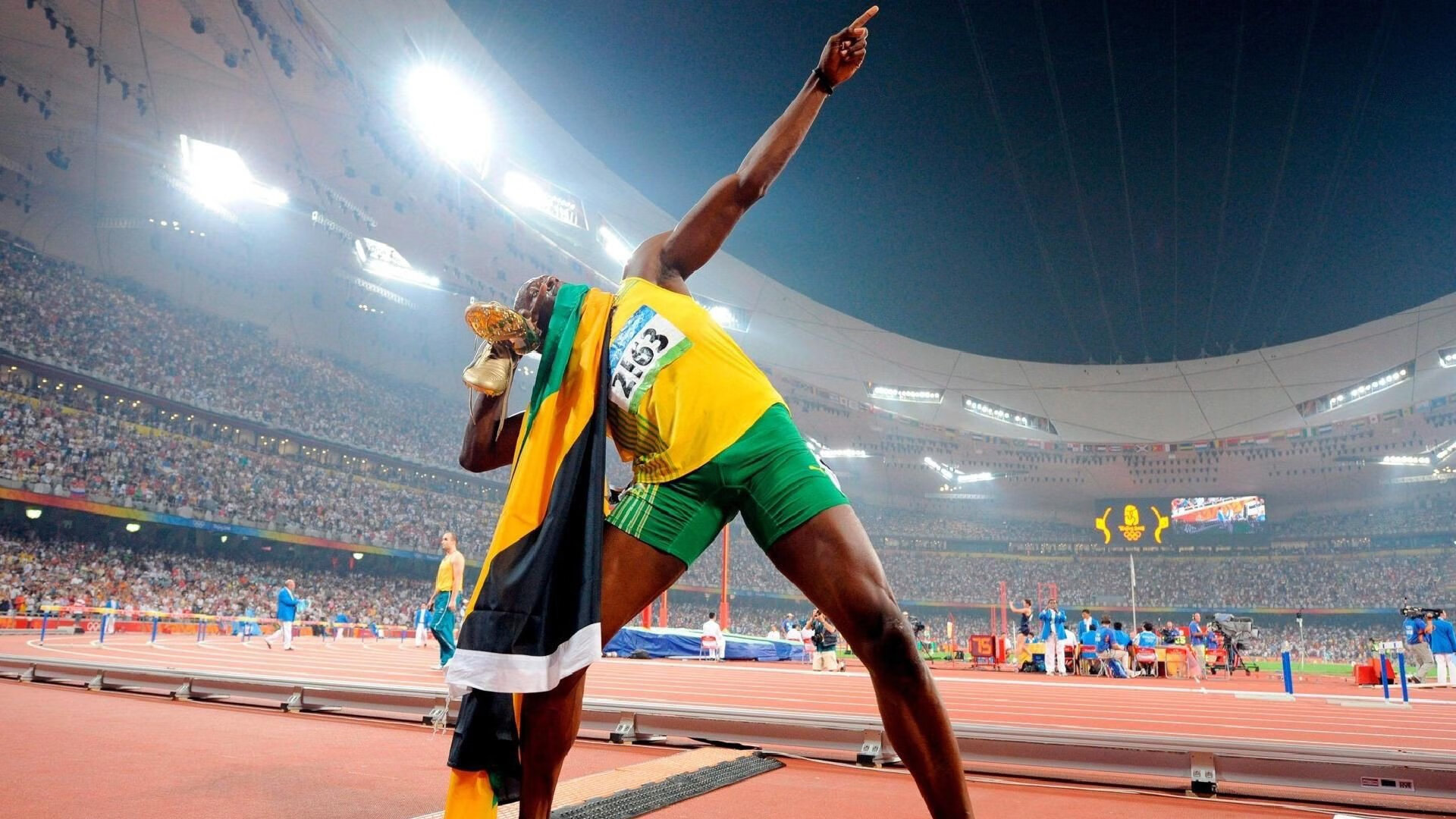 开云综合服务-《电竞产业链中的创新创业机会:从硬件到内容全景分析》,电竞行业产业链的构成是什么